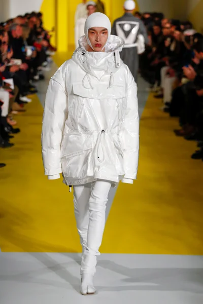 Look 24